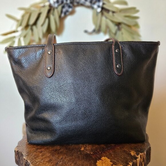 Coach x Peanuts Snoopy Tote Black Leather Ice Skating City Zip Bag - Picture 6 of 13